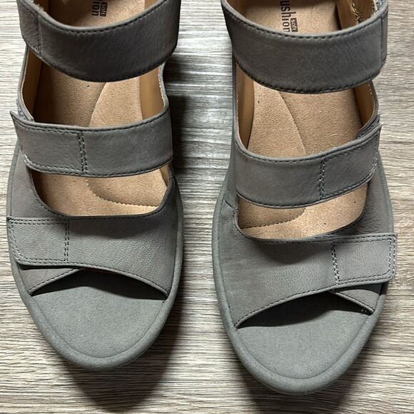 CLARKS Collection Soft Cushion Reedly Juno Wedge Heel - Picture 2 of 8